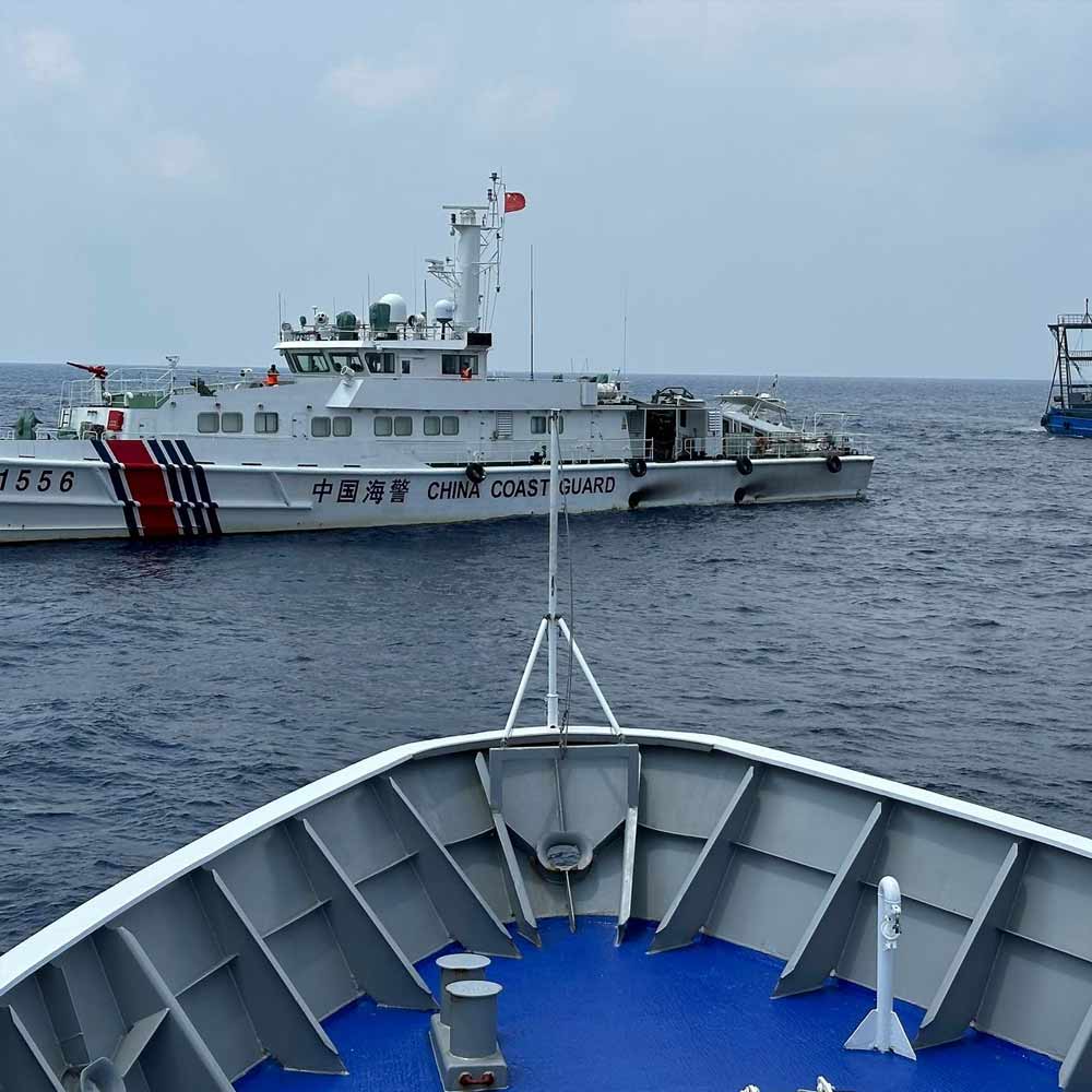 এখন যা পরিস্থিতি, তাতে সেই কাজ আর করতে পারবে না চিনের জাহাজ। শ্রীলঙ্কার সরকার সে অনুমতি দেবে না চিনকে। চিন এই নিয়ে এখনও কিছু জানায়নি। তারা বরাবর দাবি করেছে, তাদের জাহাজ ‘গবেষণা’ চালিয়ে যাবে।