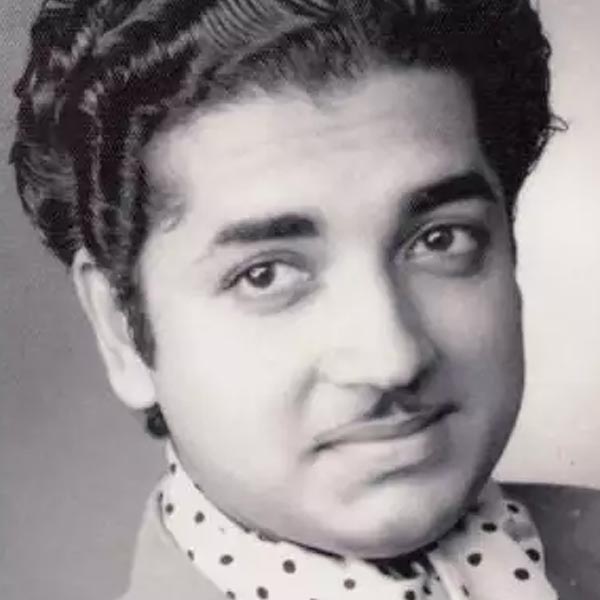 পঞ্চাশের দশকে বড় পর্দায় আত্মপ্রকাশ করেন প্রেম। ১৯৫২ সালে মুক্তিপ্রাপ্ত ‘মারুমাকাল’ নামের একটি তেলুগু ছবির মাধ্যমে অভিনয় শুরু করেন তিনি।