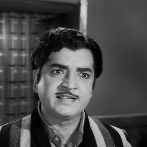 পার্শ্বচরিত্রে অভিনয় করেও ৫০টি হিট ছবি নিজের কেরিয়ারের ঝুলিতে ভরেন প্রেম। রাজনীতির সঙ্গে কোনও রকম যোগসূত্র ছিল না প্রেমের। কিন্তু তাঁর কাছের বন্ধু রাজনীতির সঙ্গে যুক্ত ছিলেন। বন্ধুর সঙ্গে বিভিন্ন জায়গায় প্রচারে যেতে দেখা যেত প্রেমকে।