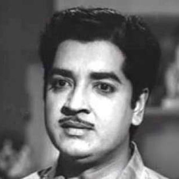 ডায়াবিটিসে আক্রান্ত ছিলেন প্রেম। প্রচারের কাজে ব্যস্ত থাকার কারণে সঠিক সময়ে খাওয়াদাওয়া করতেন না প্রেম। এর ফলে আলসার বাসা বাঁধে অভিনেতার শরীরে। অসুস্থ হয়ে হাসপাতালে ভর্তি করানো হয় তাঁকে।