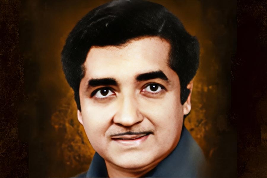 হাসপাতালে ভর্তি থাকাকালীন প্রেমের সঙ্গে দেখা করার জন্য অনুরাগীরা ভিড় জমাতেন। কানাঘুষো শোনা যায় যে প্রেমের সঙ্গে হাম রোগে আক্রান্ত এক অনুরাগী দেখা করতে যান। তার পর হাম রোগে আক্রান্ত হয়ে পড়েন অভিনেতা। ১৯৮৯ সালে হাসপাতালে চিকিৎসাধীন অবস্থায় মারা যান তিনি।