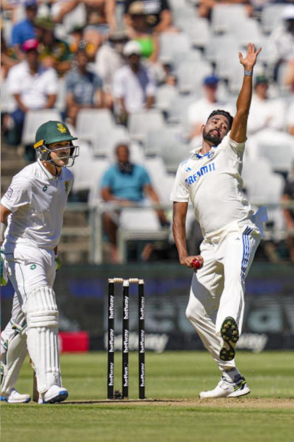 শুধু তাই নয়, তার আগের টেস্টেই তিনি মাত্র ৭ রানে ৮ উইকেট নিয়েছিলেন। এ ছাড়া, দক্ষিণ আফ্রিকার মাটিতে তাদের বিরুদ্ধে ইনিংসে ৯ উইকেট নেওয়ার রেকর্ড রয়েছে ইংল্যান্ডের সিডনি বার্নসের।