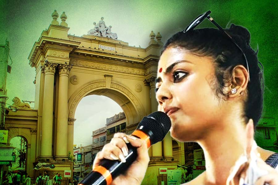 Saayoni Ghosh’s comment on Bardhaman Curzon Gate sparks controversy