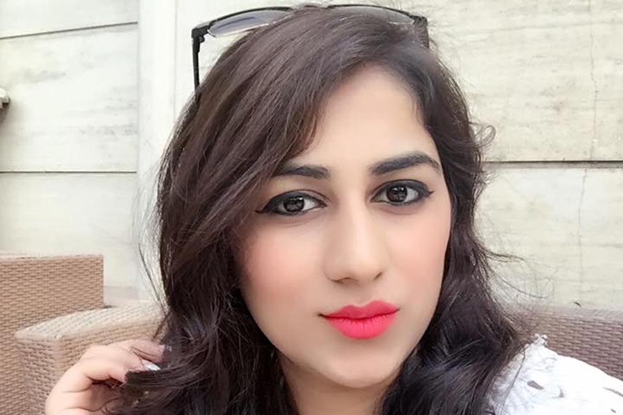 গুরুগ্রামের বলদেব নগরের বাসিন্দা দিব্যা। নিম্নবিত্ত পরিবার। বাবা প্রতিবন্ধী। পেশায় তিনি এক জন সব্জি এবং ফল বিক্রেতা। বাবা-মা ছাড়াও পরিবারে দিব্যার এক বোনও রয়েছেন।