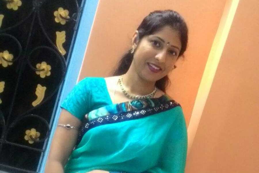 আর পাঁচটা মধ্যবিত্ত বাঙালি পরিবারের মতোই রুনার পরিবারেও ছিল সাংস্কৃতির পরিমণ্ডল। আবৃত্তির পাশাপাশি নাচেও পারদর্শী রুনা। ছেলেবেলার ভালবাসা আবৃত্তি আর নাচ আজও ছাড়েননি তিনি। এখনও সময়-সুযোগ পেলেই খুলে বসেন নজরুলের কবিতার বই। মনখারাপে আজও ওষুধের কাজ করে রবীন্দ্রনাথের কবিতা।