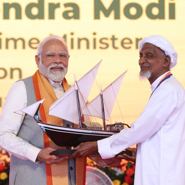 মোদী জানিয়েছেন, তাঁর তিনি লক্ষদ্বীপের আগাট্টি, বেঙ্গারাম, কাভারাত্তির স্থানীয় মানুষজনের সঙ্গে আলাপ করেছেন। তাঁদের আতিথ্যে তাঁর মুগ্ধতার কথাও জানিয়েছেন মোদী। 