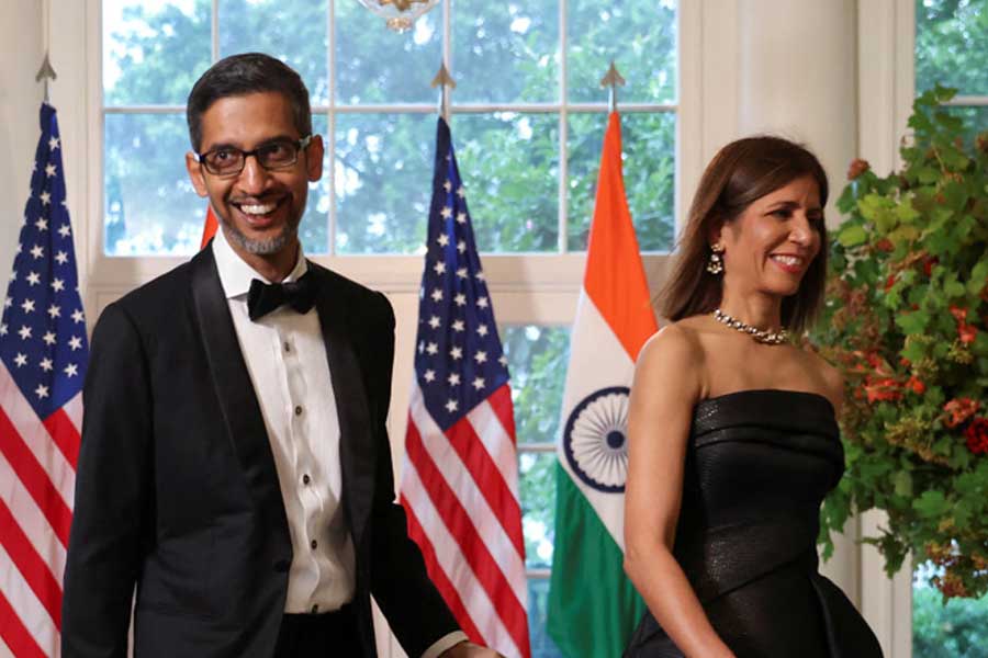 অঞ্জলির পরামর্শেই আজ গুগ্‌লের অভিভাবক সংস্থা অ্যালফাবেটের সিইও। কী ভাবে, সে কথা একটি সাক্ষাৎকারে জানিয়েছিলেন পিচাই।