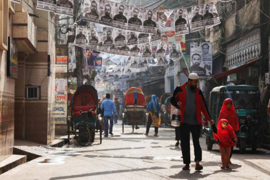‘সুজন’-এর রিপোর্ট জানাচ্ছে, ১,৯৪৫ জন প্রার্থীর মোট বার্ষিক আয় ১,১১৪ কোটি টাকা। মোট সম্পদের মূল্য ১৩ হাজার ৬২০ কোটি টাকা।