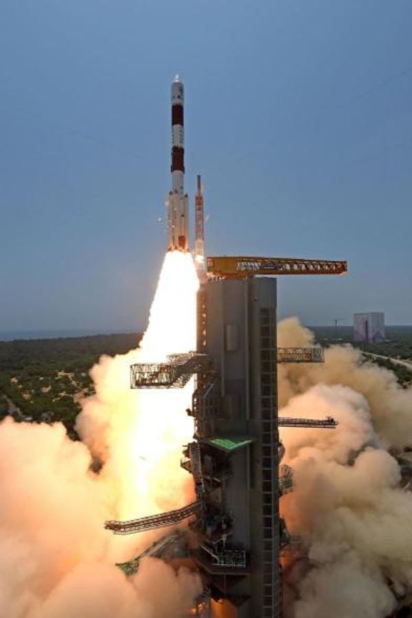 গোটা প্রক্রিয়ায় সামান্য ভুল হলেই এত দিনের পরিশ্রম বৃথা হয়ে যাবে মুহূর্তেই। যে চাপ দিয়ে সৌরযানটিকে এল১ পয়েন্টে পাঠানো হবে, তা কমবেশি হলে বিপদ ঘটতে পারে।