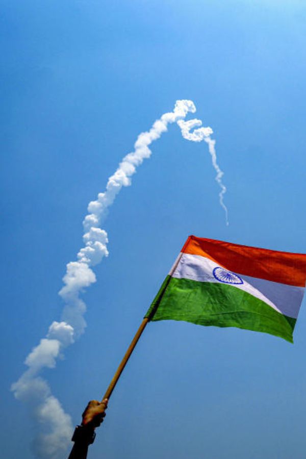 সৌরযানকে নিয়ন্ত্রণ করতে তখন আর খুব বেশি শক্তি খরচের প্রয়োজন হবে না। সূর্যকে ওই এলাকা থেকে বিনা বাধায় স্পষ্ট দেখতে পাবে আদিত্য-এল১।