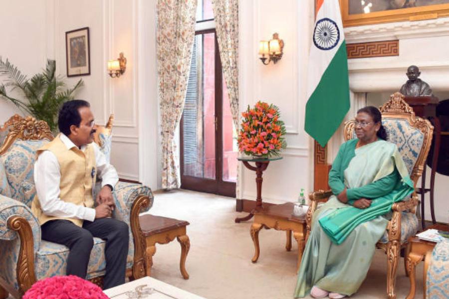 কয়েক সপ্তাহ অন্তর অন্তর সামনে কোনও পাথর বা বাধা এলে ইসরোর বিজ্ঞানীরা কেবল তার মোড় ঘুরিয়ে দেবেন।