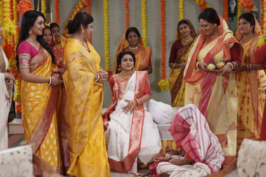 ‘বিয়ের ফুল’ সিরিয়ালের দৃশ্য।