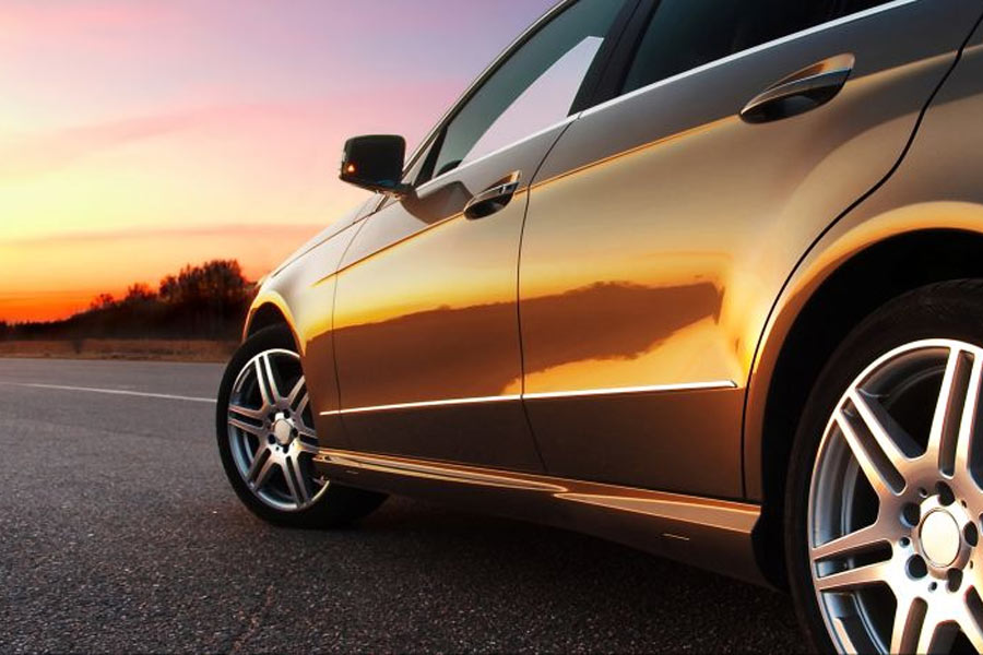 কোনও কারণে দুর্ঘটনা ঘটলে বাতাসের সঙ্গে অ্যামোনিয়া মিশলে পারিপার্শ্বিক পরিবেশ ক্ষতিগ্রস্ত হয়। মানুষের শ্বাসজনিত সমস্যা দেখা দেয়। এমনকি অ্যাসিড বৃষ্টির আশঙ্কাও থাকতে পারে। তাই খুব সন্তর্পণে অ্যামোনিয়া গ্যাসের আদানপ্রদান করতে হবে।