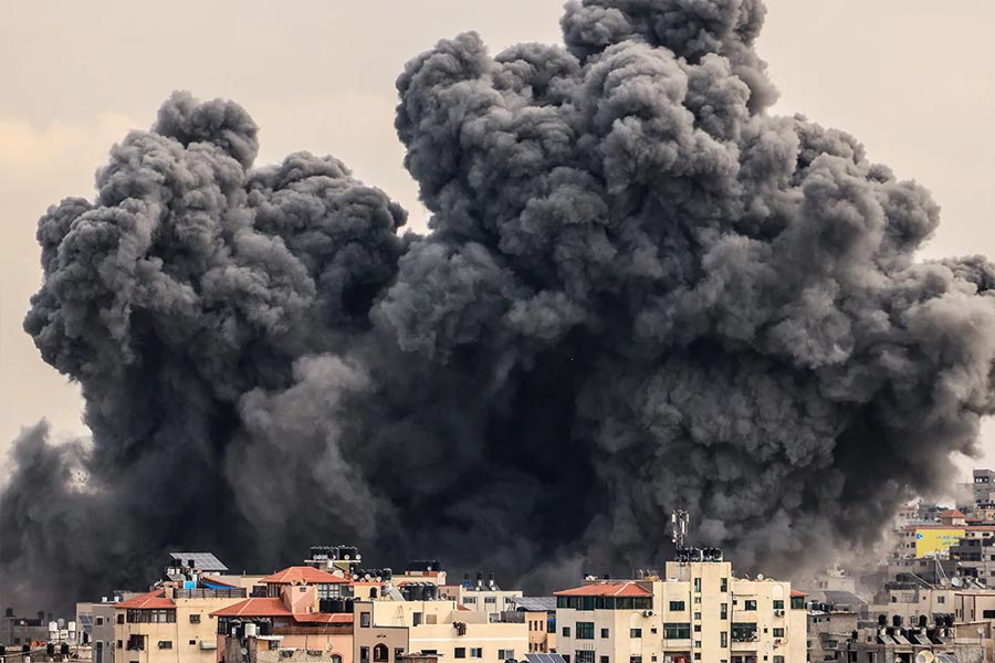 তবে ইজ়রায়েলের সাম্প্রতিক ওই তদন্তে এ-ও উঠে এসেছে যে, গত ৭ অক্টোবর ইজ়রায়েলের ভূখণ্ডে ঢুকে হামাস যখন অতর্কিতে হামলা চালায়, তখনও তাদের হাতে ছিল চিনে তৈরি হওয়া অত্যাধুনিক সমরাস্ত্র। আমেরিকার অস্ত্রে বলীয়ান ইজ়রায়েলকে শিক্ষা দিতে হামাস চিনের শরণাপন্ন হয়েছে কি না, তা নিয়েই এখন চর্চা চলছে।  