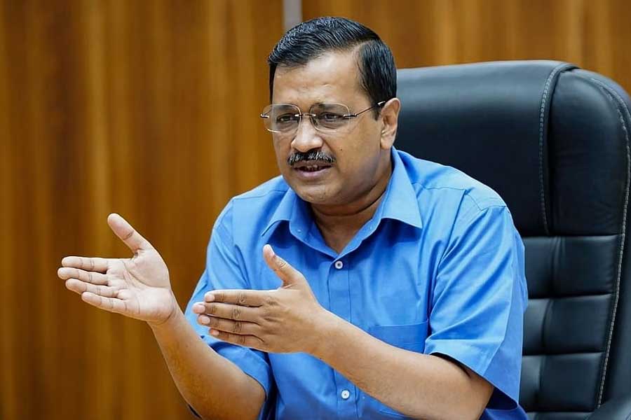 সেই অভিযোগ প্রকাশ্যে আসার পর বেশ কয়েকটি মহল্লা ক্লিনিক থেকে ২৬ জন কর্মীকে সরিয়ে দিয়েছিল দিল্লির আপ সরকার।