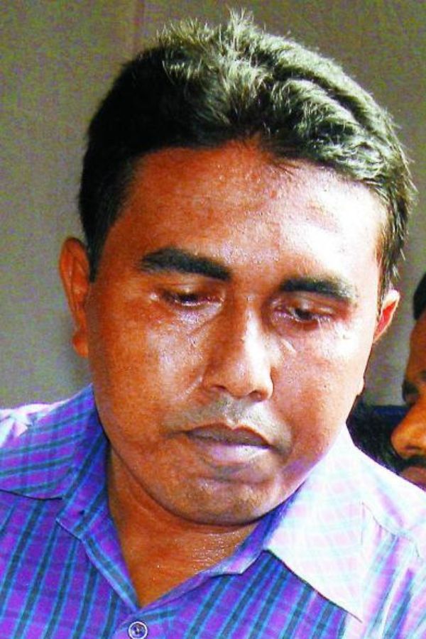 ভৌগোলিক ভাবে শাহজাহানের এলাকা বাংলাদেশ সীমান্তে। তাঁর ডেরা থেকে সীমান্তের দূরত্ব ১০-১৫ কিলোমিটার। রাজ্যের বিভিন্ন প্রান্ত থেকে ‘উপর মহলে’ জমা হওয়া বিপুল টাকার একটা অংশ তাই শাহজাহানের কাছেই ফিরে যেত বলে তদন্তকারীদের দাবি। 