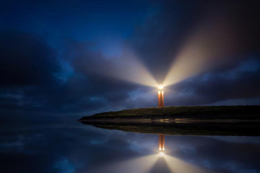 The Flannan isle mystery, lighthouse keepers just swept away