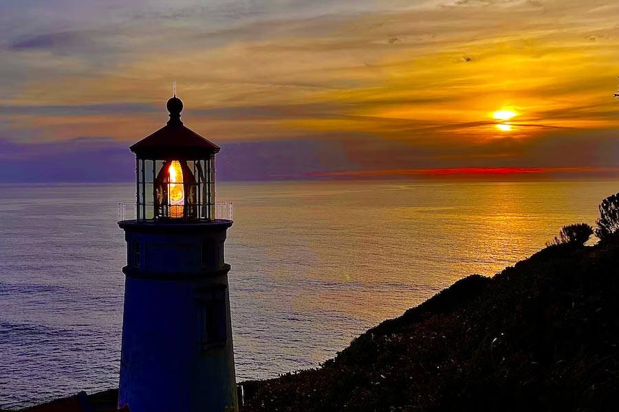 The Flannan isle mystery, lighthouse keepers just swept away