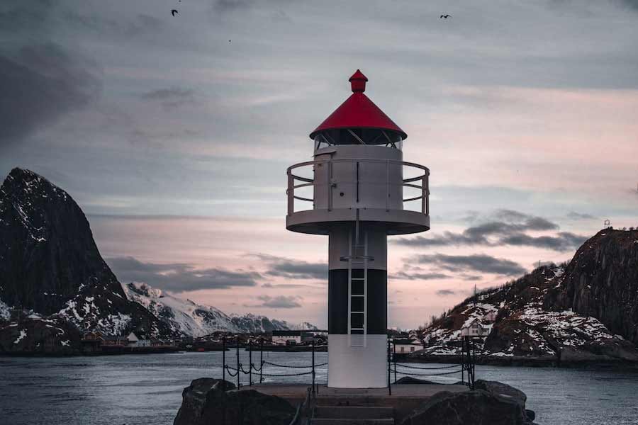 The Flannan isle mystery, lighthouse keepers just swept away