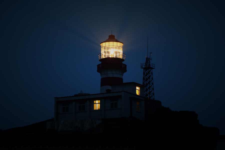 The Flannan isle mystery, lighthouse keepers just swept away