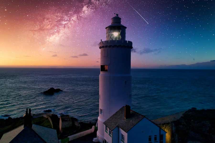 The Flannan isle mystery, lighthouse keepers just swept away