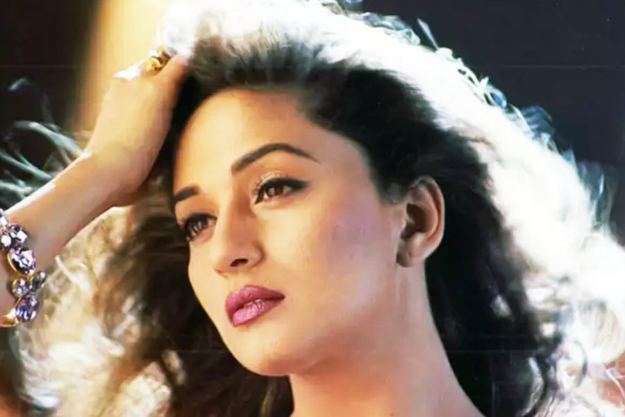 Meet the bollywood actress whose consecutive eight pictures got flopped, gave first 200 crore hit