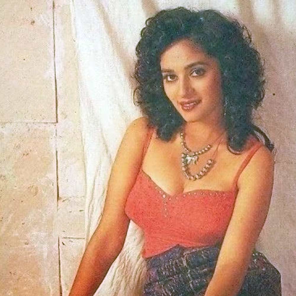 Meet the bollywood actress whose consecutive eight pictures got flopped, gave first 200 crore hit