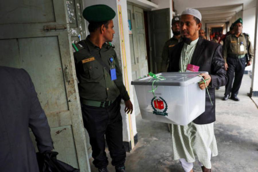 ৪০ শতাংশ ভোটের হার তাই জয়ের থেকে এতটুকু কম গুরুত্বপূর্ণ নয় আওয়ামী লিগের কাছে। আওয়ামী লীগের সাধারণ সম্পাদক ওবায়দুল কাদের তাই বলেছেন, “ভোটারেরা বাংলাদেশের গণতন্ত্রকেও জিতিয়েছেন। আর বয়কট করেছেন ভোট বয়কটের ডাক দেওয়া বিএনপিকে।”