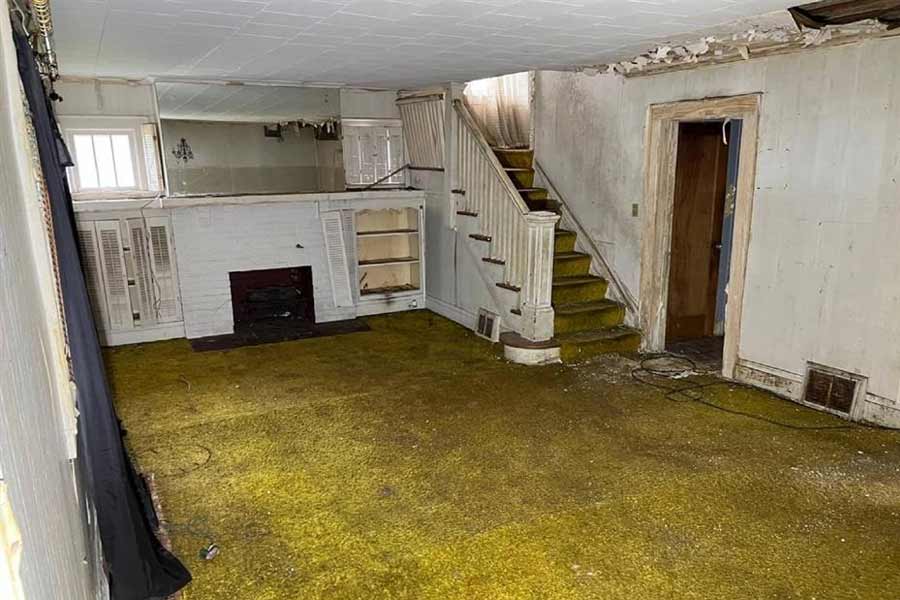 Over hundred homes abandoned in Ohio, the neighborhood was once fascinating
