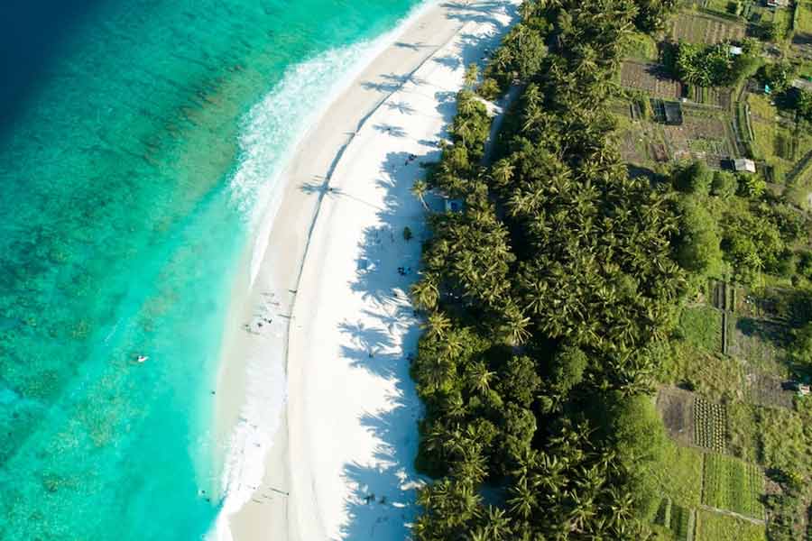 যদিও এত সহজে চিঁড়ে ভিজবে না বলেই মনে করা হচ্ছে। তাদের মন্ত্রীদের করা মন্তব্যের জেরে সে দেশের হাই কমিশনার ইব্রাহিম সাহেবকে সোমবার ডেকে পাঠায় ভারত। ইব্রাহিম সোমবার সকালে সাউথ ব্লকে বিদেশ মন্ত্রকে গিয়েছিলেন।