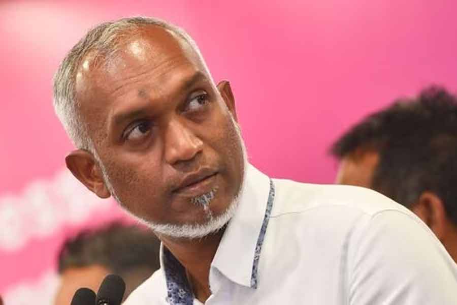 মুইজ়ুর অপসারণ চেয়ে বিরোধী এমডিপির আর এক নেতা আহমেদ মাহলুফ বলেছেন, ‘‘মলদ্বীপ-ভারত সম্পর্কের অবনতির ফলে খুব শীঘ্রই দেশে অর্থনৈতিক সঙ্কট শুরু হতে পারে। আমার আশঙ্কা, সেই পরিস্থিতি থেকে ঘুরে দাঁড়ানো খুব একটা সহজ হবে না।’’