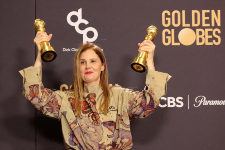 ‘অ্যানাটমি অব আ ফল’ ছবির জন্য সেরা চিত্রনাট্যকারের খেতাব পেলেন জাস্টিন ট্রায়াট এবং আর্থার হারারি। 