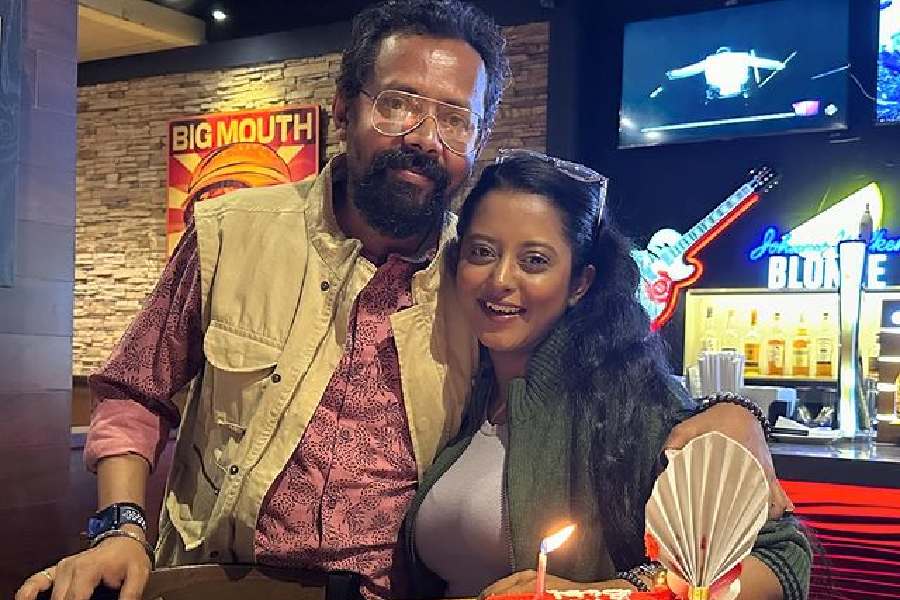 Zee Bangla’s Ranga Bou serial actress Shruti Das celebrates six months anniversary
