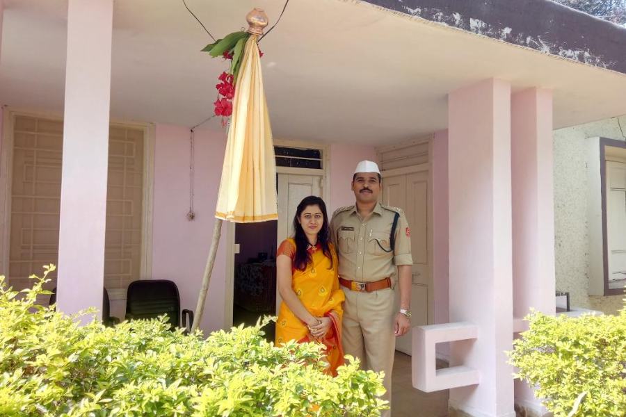 উমেশের স্ত্রী চৈতালি বলেন, ‘‘ওঁর জীবনের লড়াইয়ের গল্প এত দিন ওঁর মুখে শুনেছি। ‘টুয়েল্‌‌ভথ ফেল’ দেখতে দেখতে বার বার মনে হয়েছে সে গল্পই যেন দেখছি। গায়ে কাঁটা দিয়েছে।’’