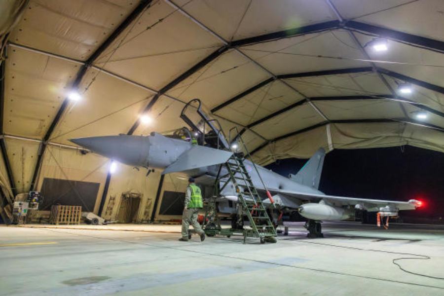 তার পরেও ইরান সমর্থিত শিয়া সশস্ত্র গোষ্ঠীটি ‘সংযত’ না হওয়ায় প্রত্যাঘাত করল পশ্চিমী দুনিয়া।