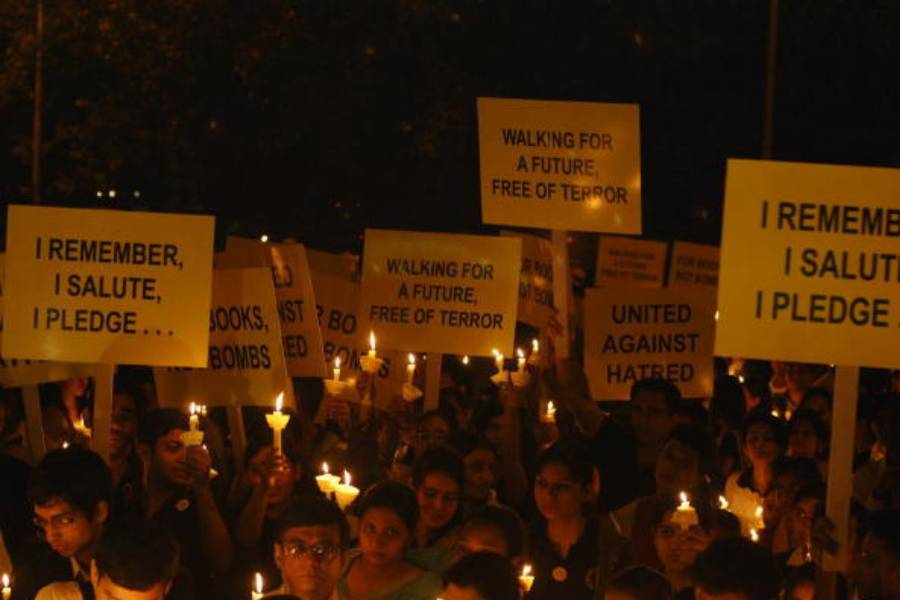 গত এক বছরে মোট ১২ জন ‘ভারত-বিরোধী চক্রী’ হয় খুন হয়েছেন, না হলে রহস্যজনক ভাবে মারা গিয়েছেন পাকিস্তানে।