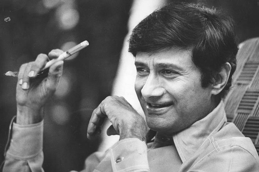 বলিপাড়া সূত্রে খবর, সুনীলও যেন তাঁর বাবার পদাঙ্ক অনুসরণ করে হিন্দি ফিল্মজগতে আত্মপ্রকাশ করেন তাই চাইতেন দেব আনন্দ। বাবার ইচ্ছাকে সম্মান জানান সুনীল। অভিনয়ে নামার সিদ্ধান্ত নেন তিনি।