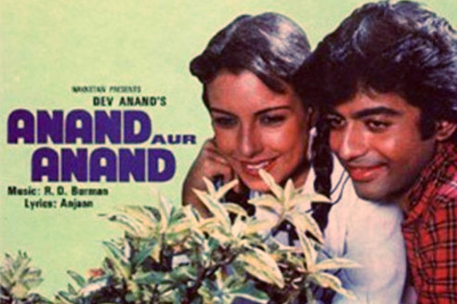 ১৯৮৪ সালে প্রেক্ষাগৃহে মুক্তি পায় ‘আনন্দ অওর আনন্দ’। সুনীলের কেরিয়ারের প্রথম ছবি। এই ছবির পরিচালনা এবং প্রযোজনার দায়িত্বে ছিলেন দেব আনন্দ।