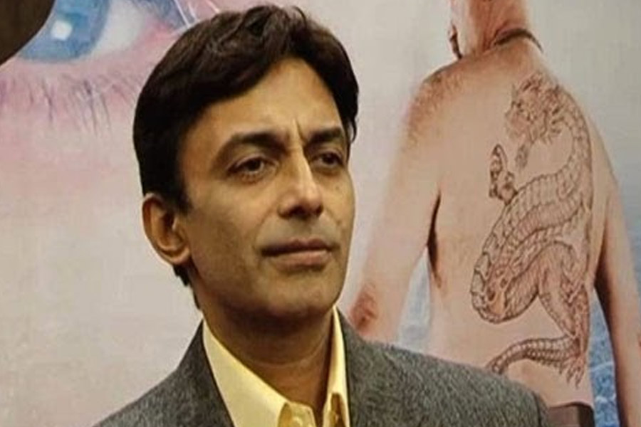 ২০১৪ সালে ‘ভাগাটর মিক্সার’ নামে একটি হলিউড ছবি পরিচালনার সিদ্ধান্ত নেন সুনীল। সেই ছবিতে অভিনয়ও করেন তিনি।