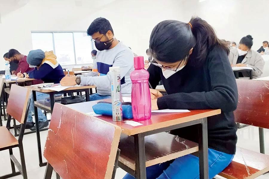 ২০২৩ সালের নভেম্বর মাসে সিএ পরীক্ষা দিয়েছিলেন সংস্কৃতি এবং শ্রুতি। সম্পর্কে যমজ বোন তাঁরা। সিএ পরীক্ষা একসঙ্গেই দিয়েছিলেন তাঁরা। 