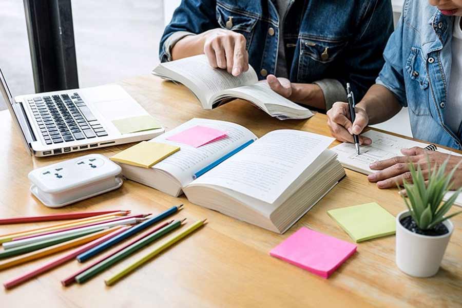 সংস্কৃতি এবং শ্রুতি দুই বোনের স্বপ্ন ছিল একই। দু’জনেই চার্টার্ড অ্যাকাউন্ট্যান্ট হওয়ার স্বপ্ন বুনেছিলেন। তাই পরীক্ষার প্রস্তুতিও নিয়েছিলেন একসঙ্গে।