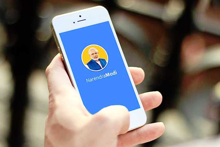 প্রধানমন্ত্রী হওয়ার পরেই মোদী ‘নমো’ অ্যাপ চালু করেন। সেখানে তাঁর জমানায় কী কী কাজ হয়েছে সে সব দেখা যায়। প্রধানমন্ত্রীর প্রতি দিনের বক্তব্য থেকে শুরু করে সরকারি প্রকল্পের পরিসংখ্যান, আগামীর ভাবনা সবই থাকে এতে। 