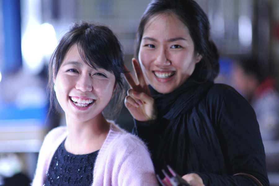 দেশের বিভিন্ন সংস্থায় চাকরির ইন্টারভিউতেও সৌন্দর্যকে বিশেষ ভাবে গুরুত্ব দেওয়া হয়। কে কত সুন্দর দেখতে, কার গায়ের রং কতটা উজ্জ্বল এবং ফর্সা, তার ভিত্তিতে চাকরি দেওয়া হয়।