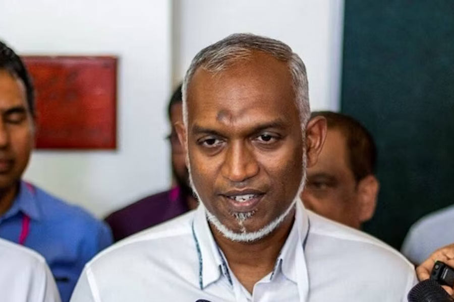 মলদ্বীপের অন্যতম প্রাচীন বিদ্যালয় মাজিদিয়া স্কুলের ছাত্র মুইজ্জু। সেখান থেকে স্কুলের পড়া শেষ করে উচ্চশিক্ষার জন্য তিনি পাড়ি দিয়েছিলেন লন্ডনে। 