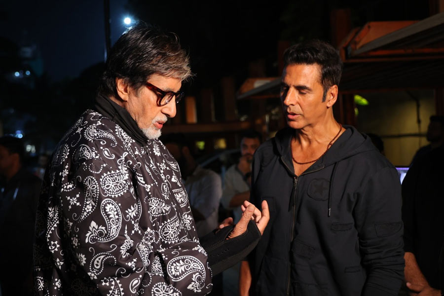 Image of Amitabh Bachchan and Akshay Kumar