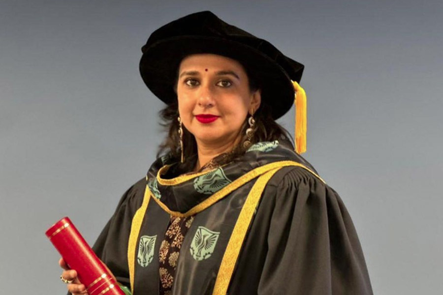 পড়াশোনা ছাড়াও লেখালেখির দিকে ঝোঁক ছিল রাধিকারাজের। দিল্লি বিশ্ববিদ্যালয়ের অন্তর্ভুক্ত একটি কলেজ থেকে ভারতীয় ইতিহাস নিয়ে পড়াশোনা করে স্নাতকোত্তর ডিগ্রি অর্জন করেন তিনি। পড়াশোনা শেষ করার পর সাংবাদিকতার সঙ্গেও যুক্ত ছিলেন রাধিকারাজে।