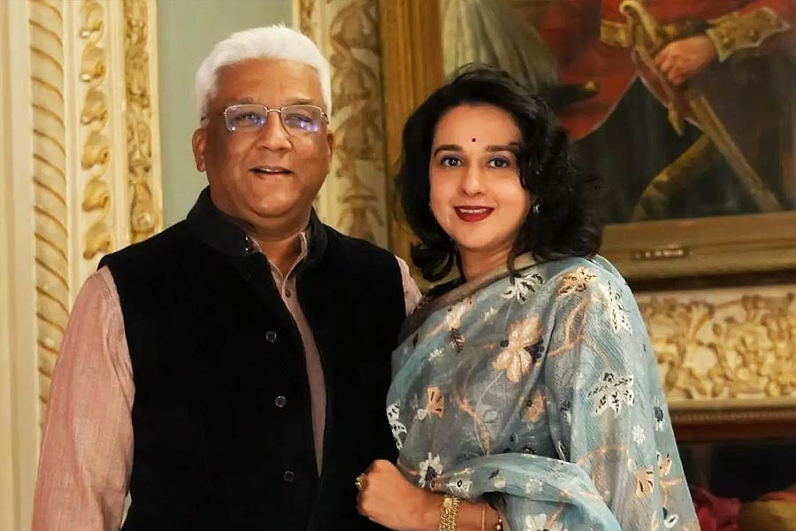 লক্ষ্মী বিলাস প্যালেসের মালিকানা ছাড়াও মোতিবাগ স্টেডিয়াম, মহারাজা ফতেহ সিংহ মিউজিয়াম-সহ প্রাসাদের কাছাকাছি ৬০০ একর জমি এবং রাজা রবি বর্মার আঁকা বেশ কয়েকটি ছবির মালিকানা রয়েছে সমরজিতের কাছে। বহু কোটি টাকার সোনা এবং রুপোও রয়েছে তাঁর কাছে। 