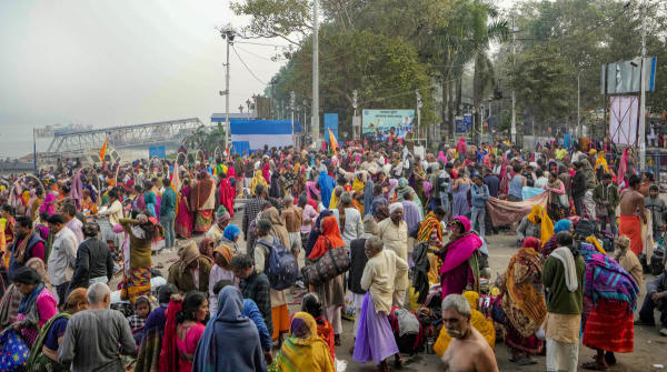 নজরদারিতে রয়েছেন জাতীয় বিপর্যয় মোকাবিলা বাহিনীর কর্মীরাও। দেখা গিয়েছে জেলা প্রশাসনের কর্তাদেরও। 