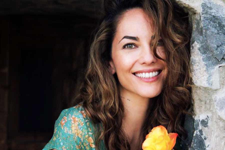 মাত্র ১৪ বছর বয়সে মডেলিং শুরু করেন বারবারা। মডেলিংয়ের দুনিয়ায় জনপ্রিয় হয়ে ওঠেন তিনি। ধীরে ধীরে মেক্সিকোর ছোট পর্দায় নিজের পরিচিতি গড়ে তোলেন তিনি।