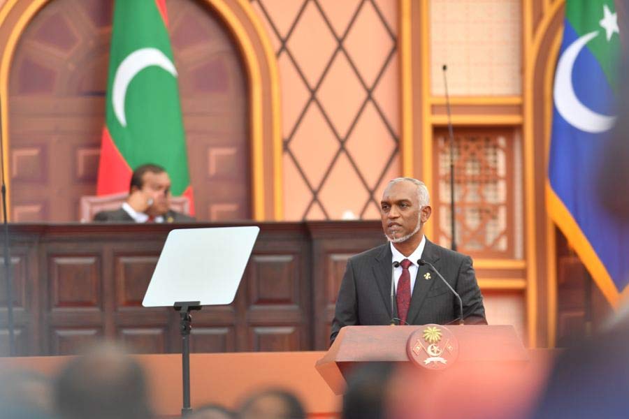 মুইজ্জু তাঁর বিদেশ সফর শুরু করেছিলেন তুরস্কে গিয়ে। প্রথম বন্ধু হিসাবেই যে দেশকে মুইজ্জু বেছে নিয়েছেন, সেই তুরস্কের সঙ্গে ভারতের সম্পর্ক খুব একটা ‘মধুর’ নয়। কাশ্মীরের বিশেষ মর্যাদা (৩৭০ ধারা) তুলে দেওয়া নিয়ে ভারতের বিরুদ্ধে প্রকাশ্যেই সরব হয়েছিল তুরস্ক।